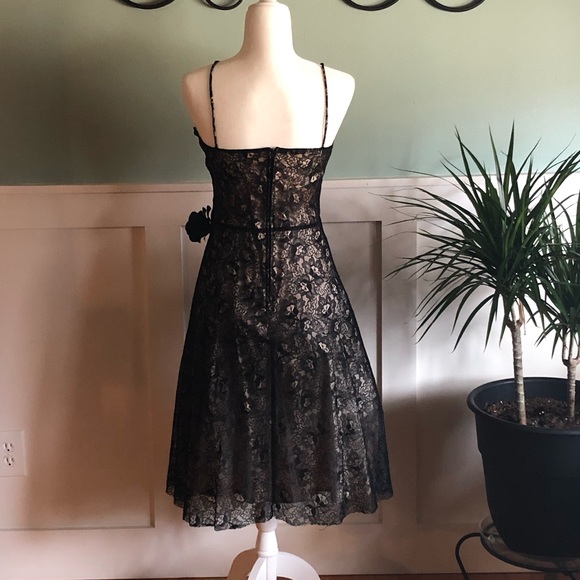 Black Lace dress - Picture 2 of 6